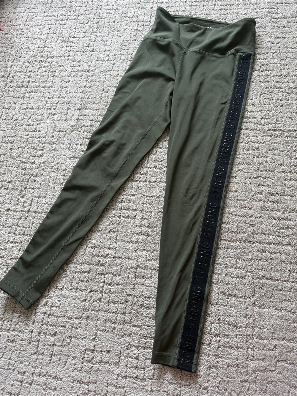 Strong ID side panel compression leggings with lower back pocket